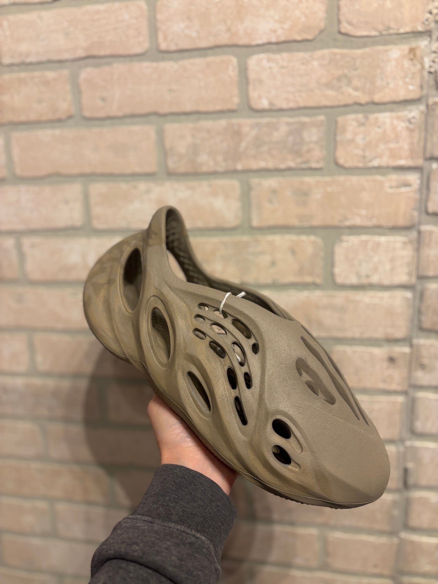 Yeezy foam runner “stone sage”