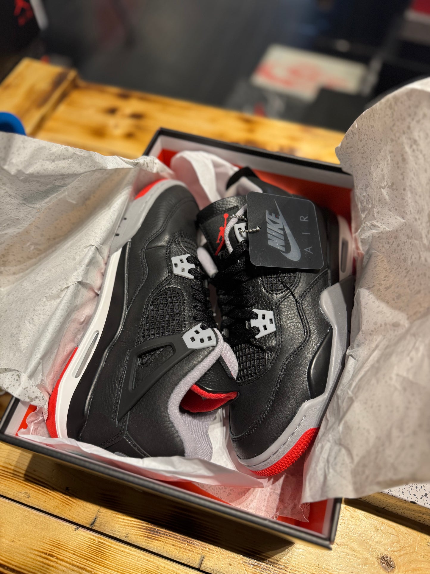 Jordan 4 “bred reimagined”size 5y