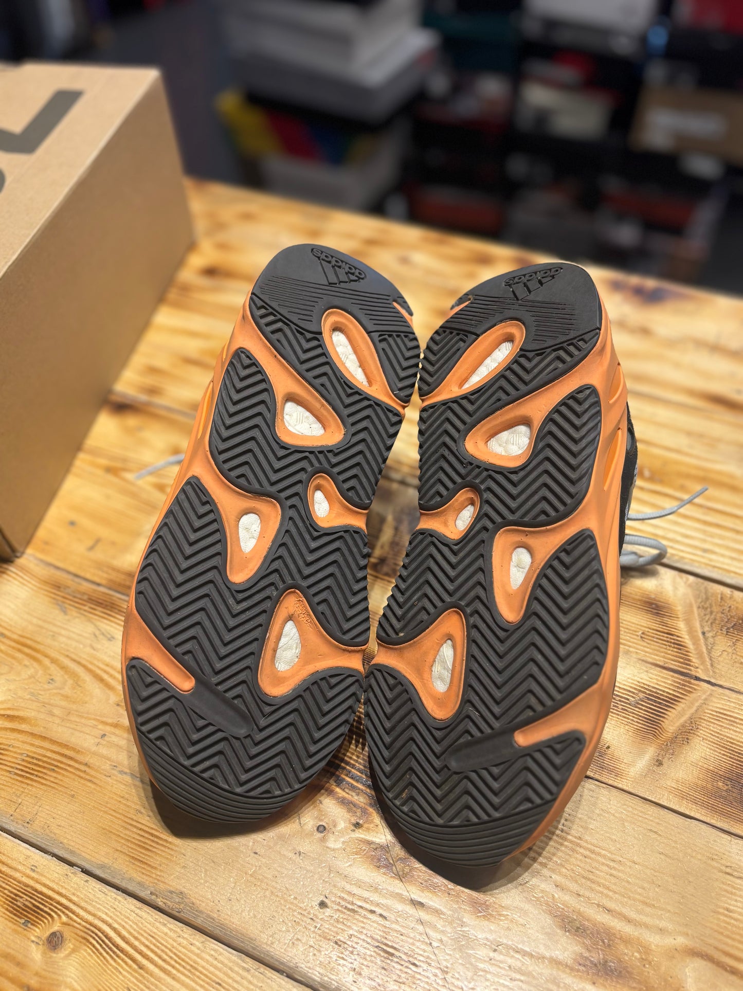 Yeezy 700 “Wash Orange”/size 9.5