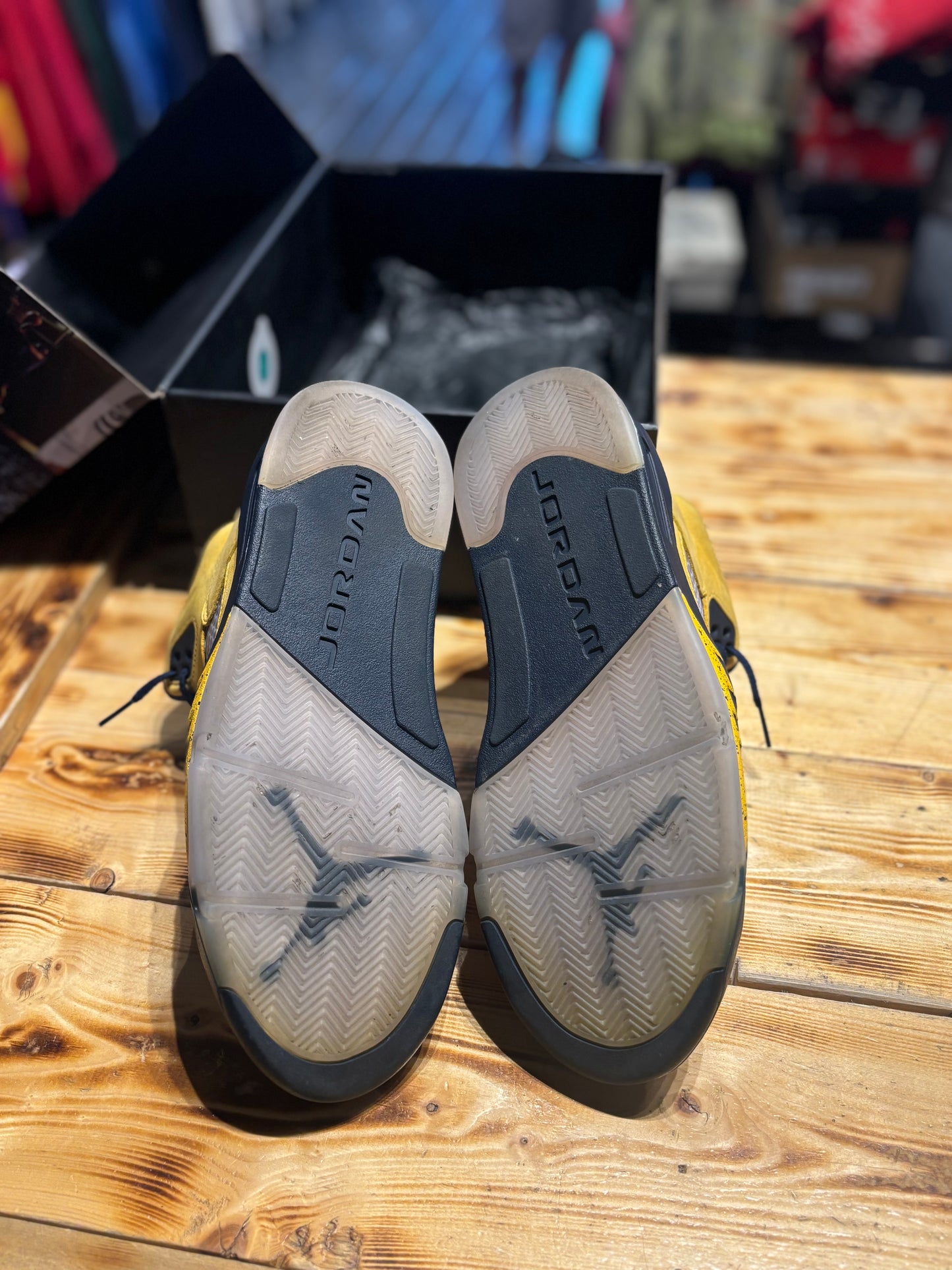 Jordan 5 “Michigan”/Size 10.5