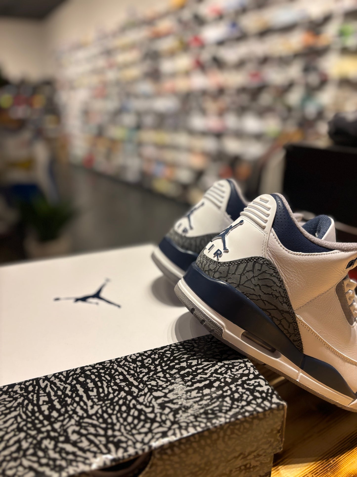 Jordan 3 navy / size 10