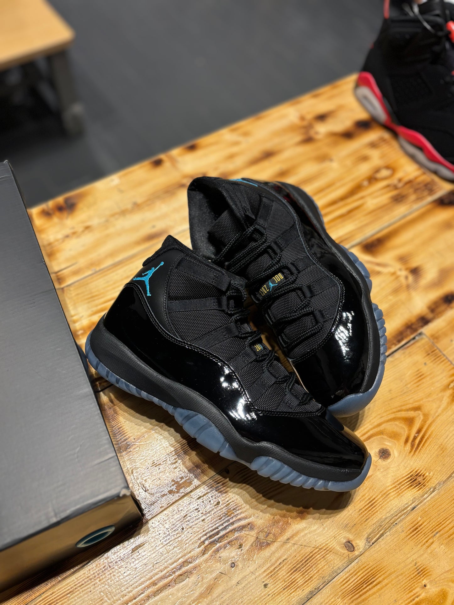 Jordan 11 “gamma blue”/size 10