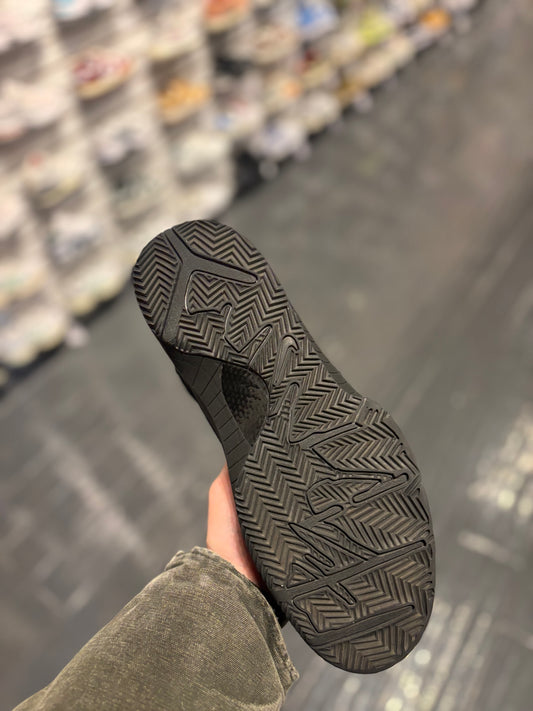 Kobe 4 “gift of mamba”