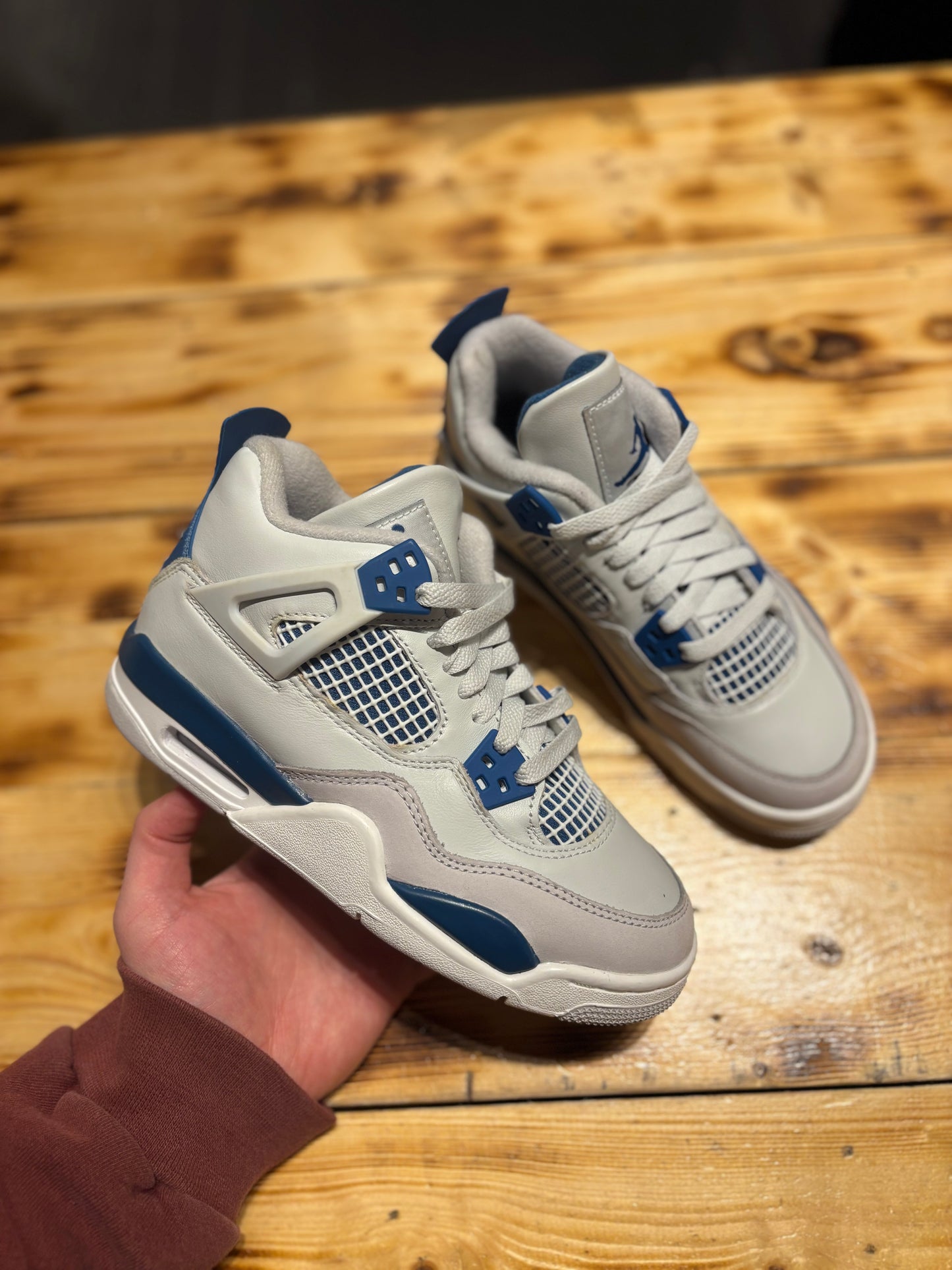 Jordan 4 military blue/ size 3.5y