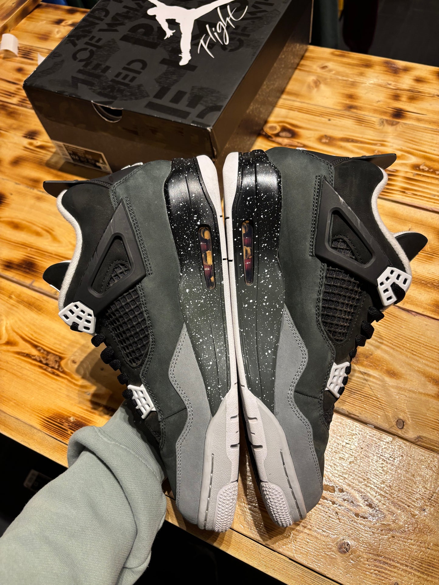 Jordan 4 fear/size 11