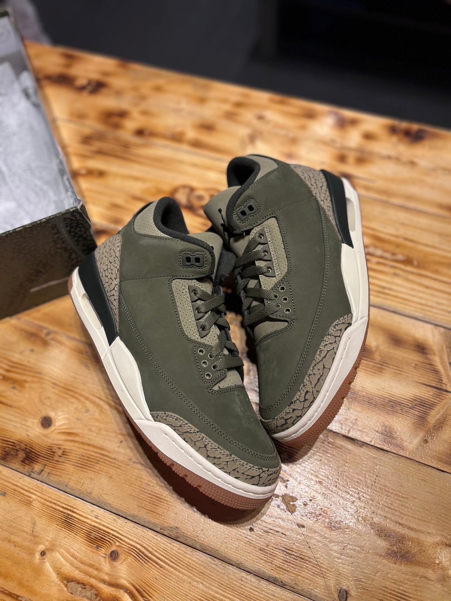 Jordan 3 “family affair”
