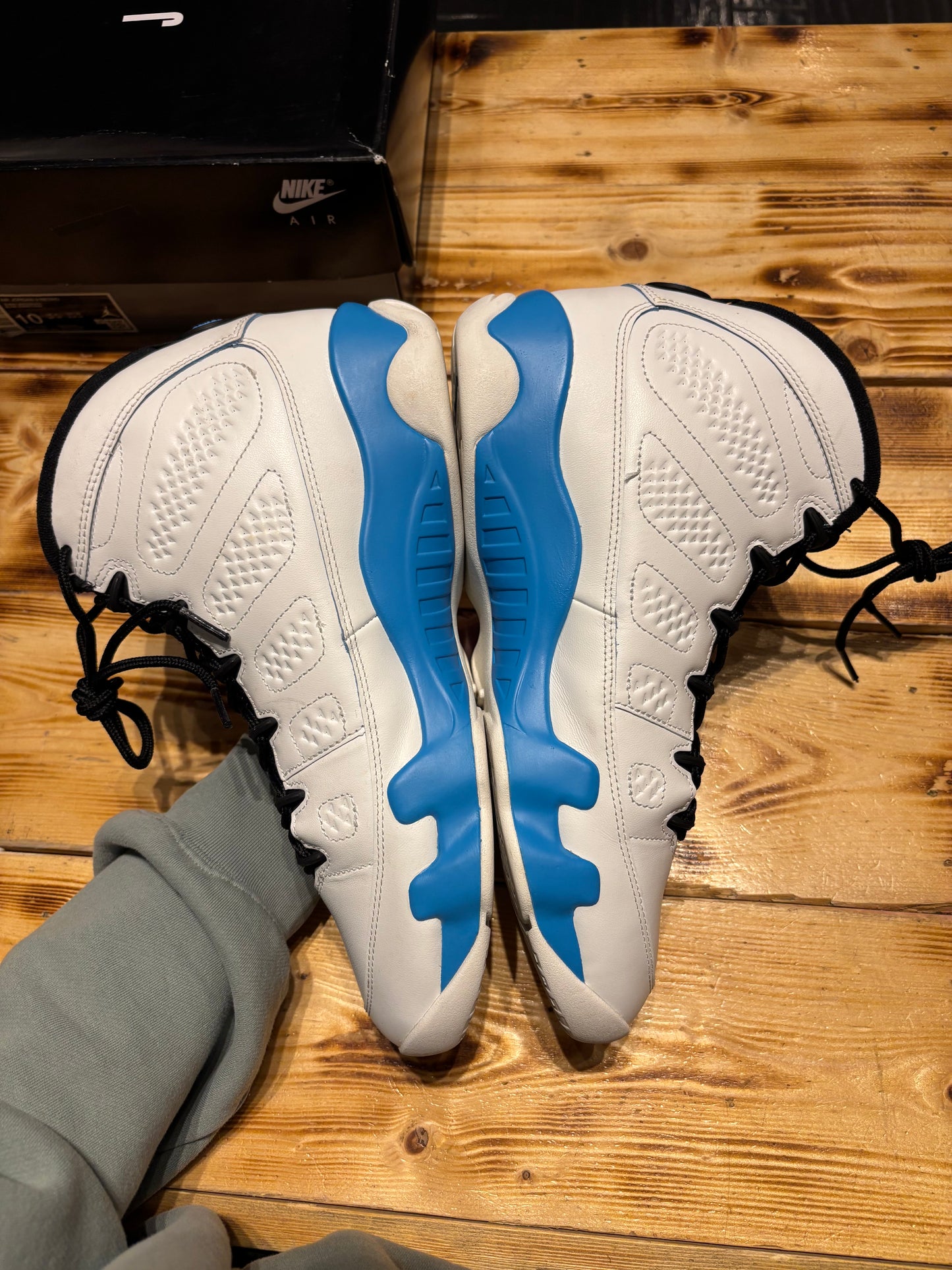 Jordan 9 powder blue/size 10