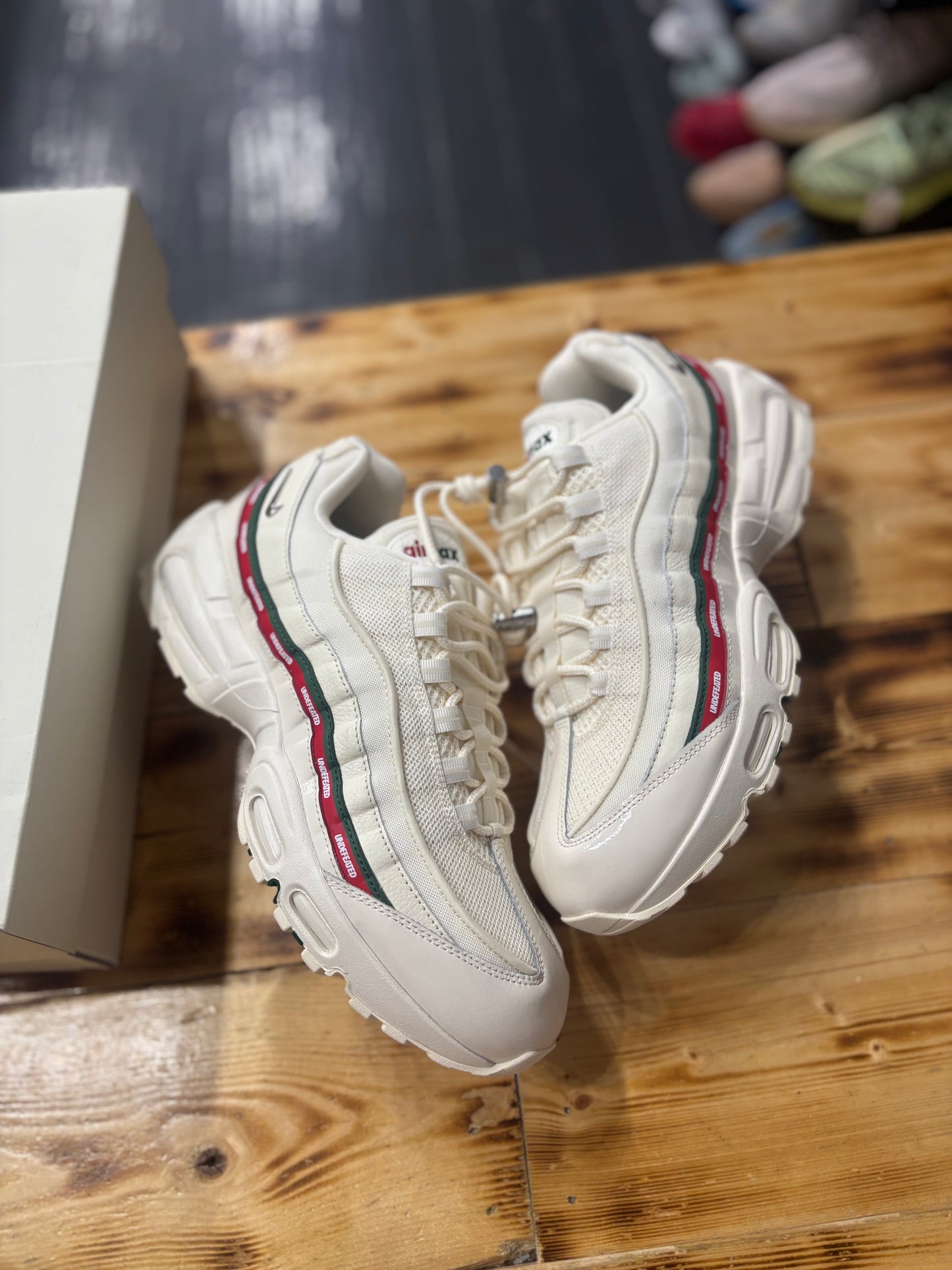 Airmax 95 “undefeated sail”/size 11.5
