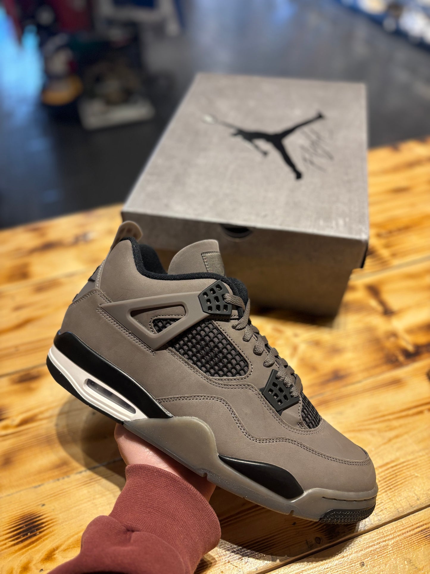 Jordan 4 cave stone/size 13