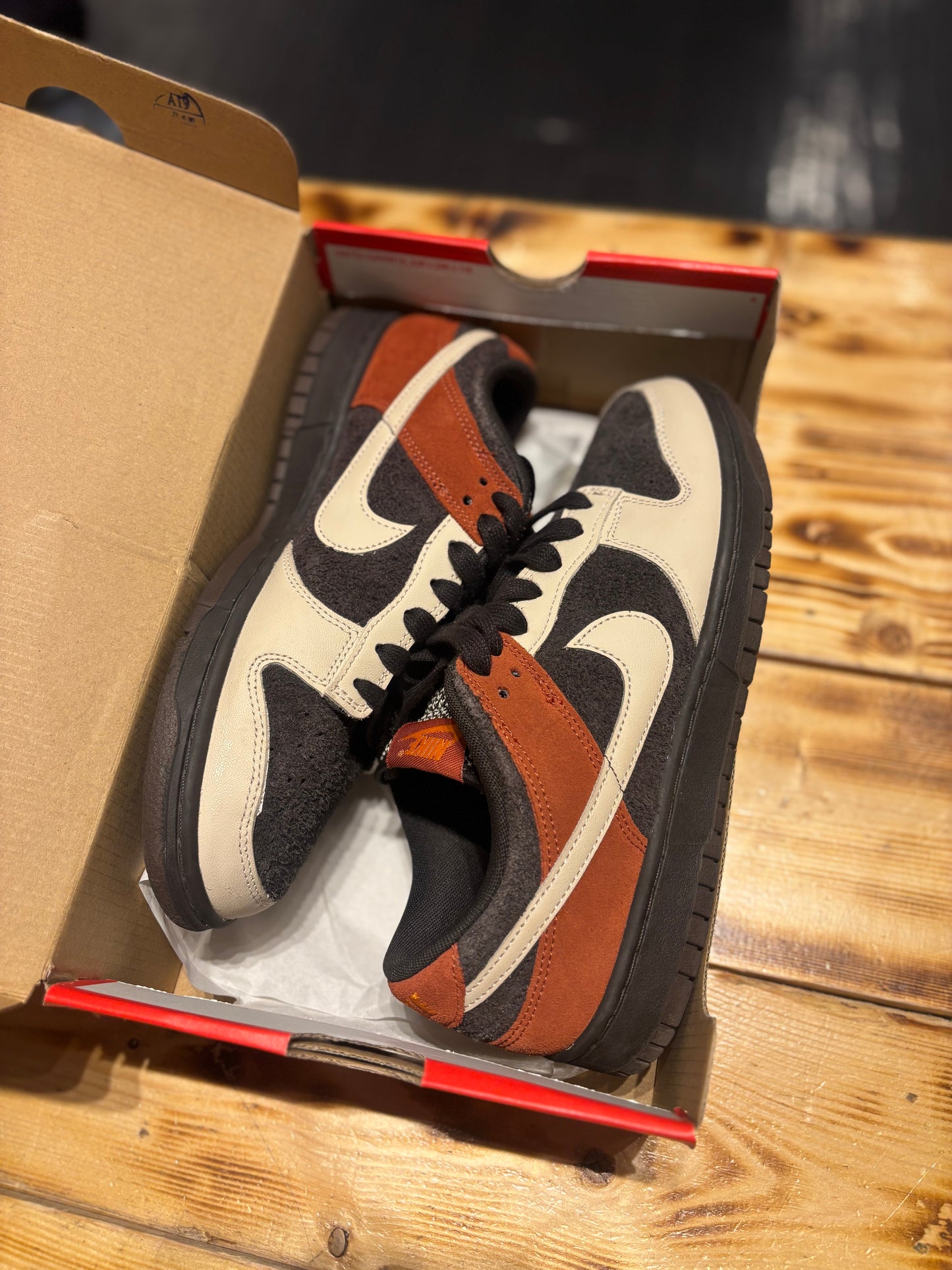 Nike dunk red panda/size 9