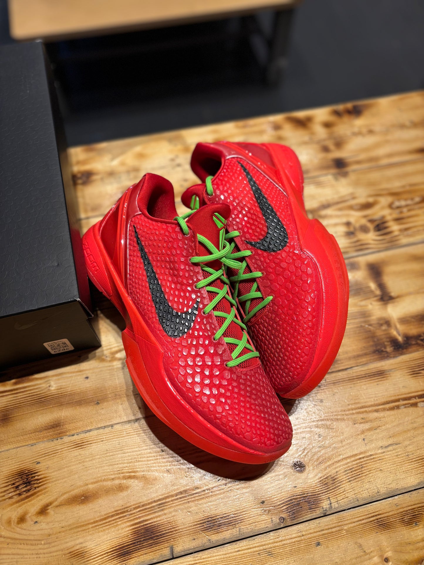 Kobe 6 “Reverse Grinch”/size 14