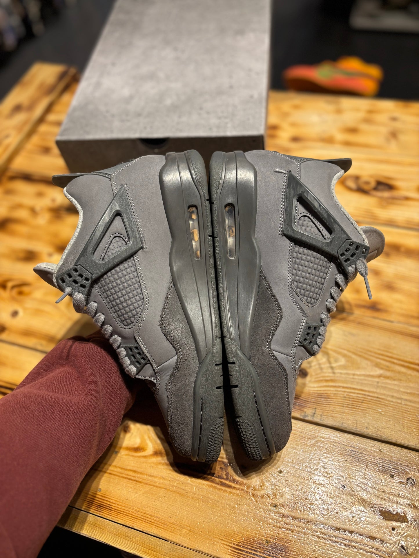 Jordan 4 “wet cement” size 10