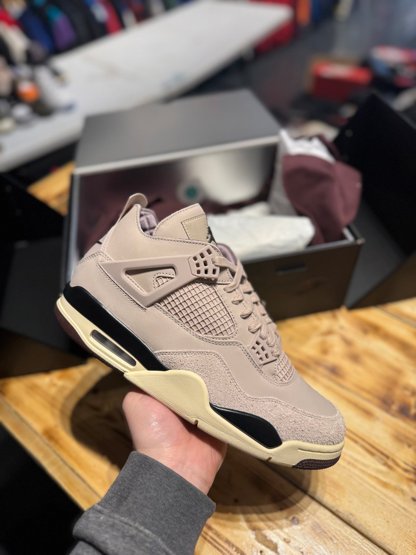 Jordan 4 “A Ma Maniére While You Were Sleeping”/size 11.5M