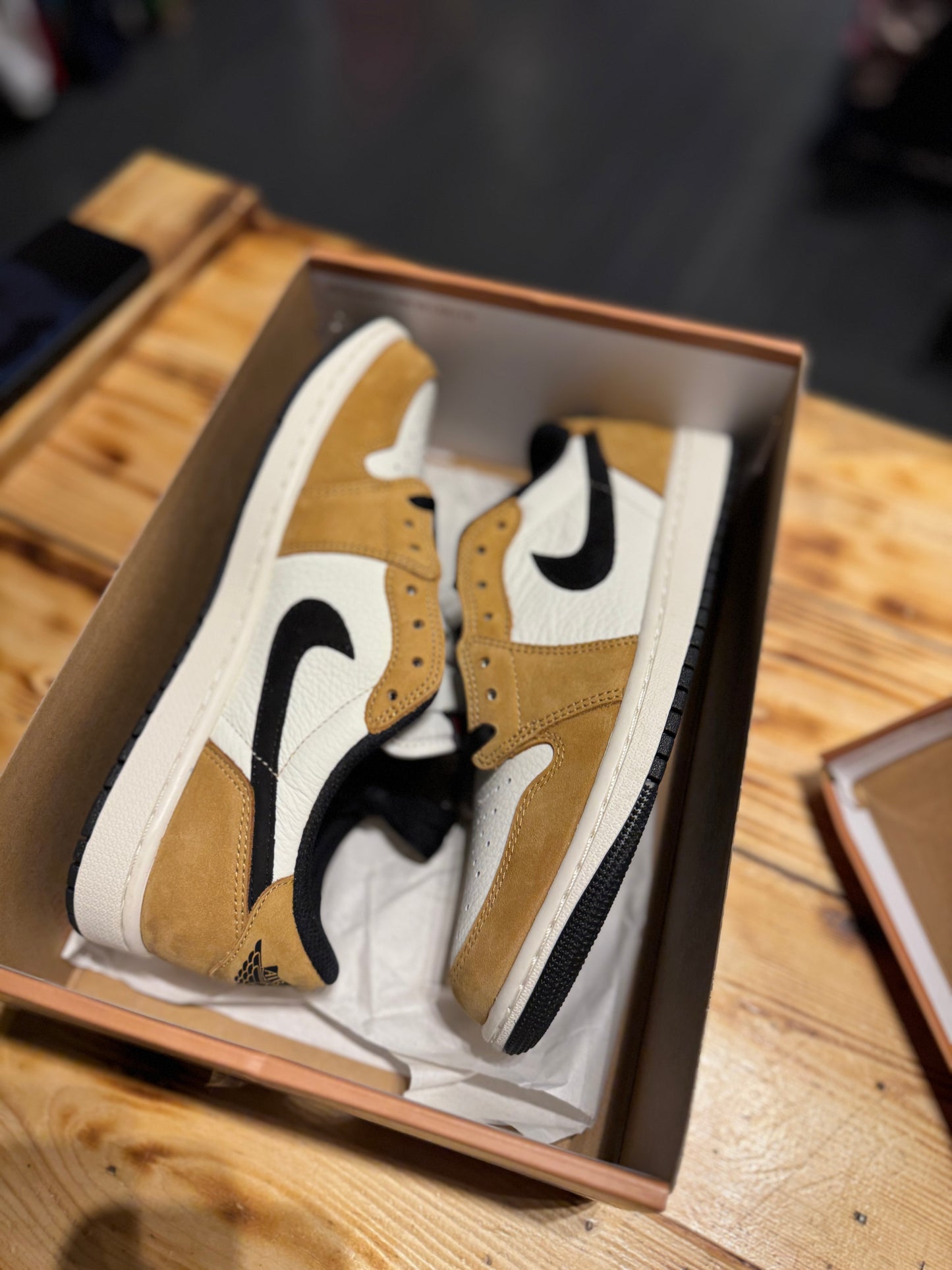 Jordan 1 low “ROTY”/size 8.5