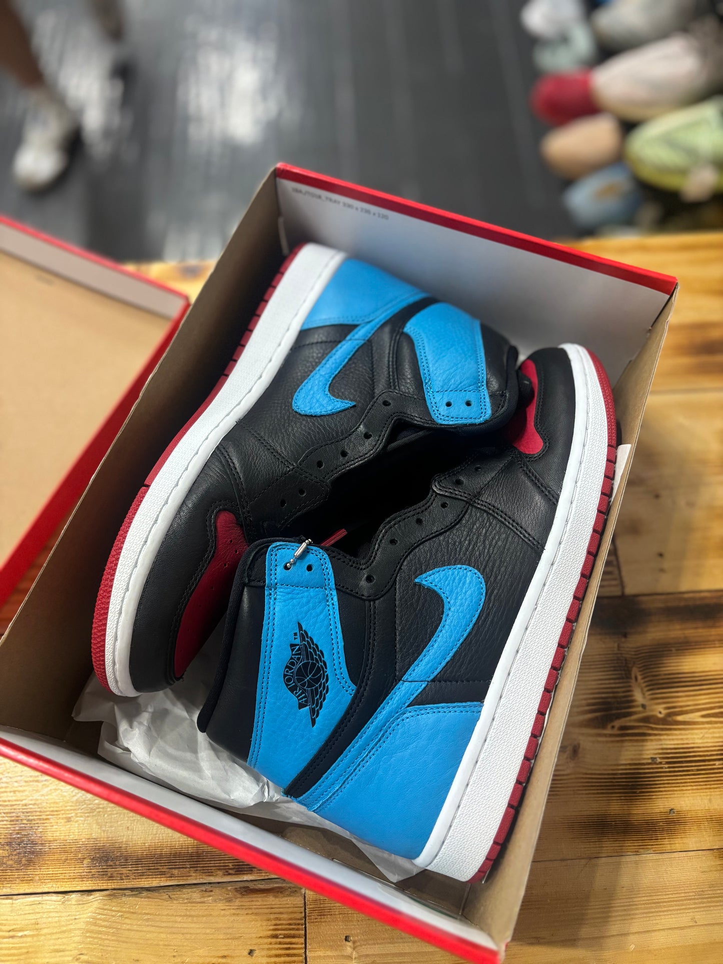 Jordan 1 “unc to chi”/size 10.5(12w)