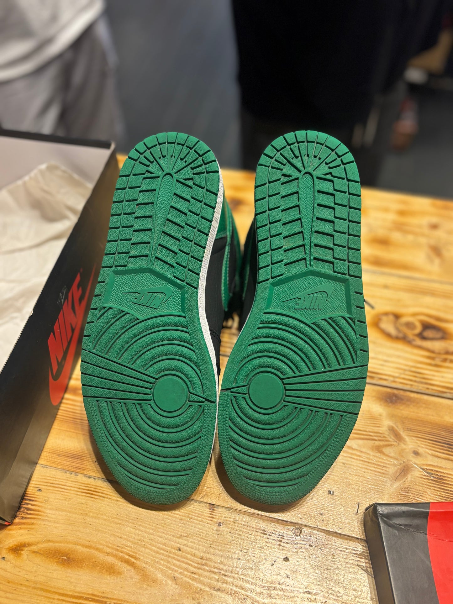 Jordan 1 “Pine Green Black”/Size 11