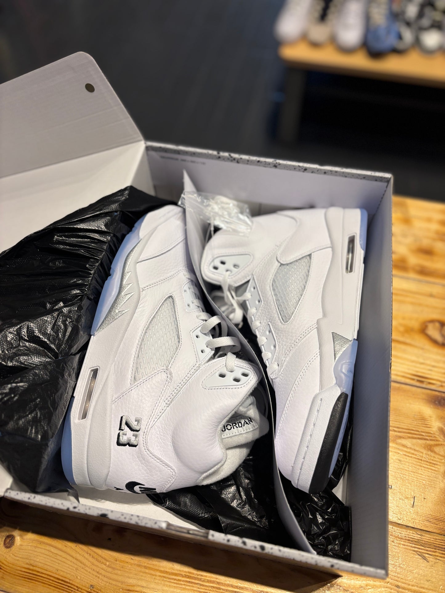 Jordan 5 “white metallic”/size 11.5
