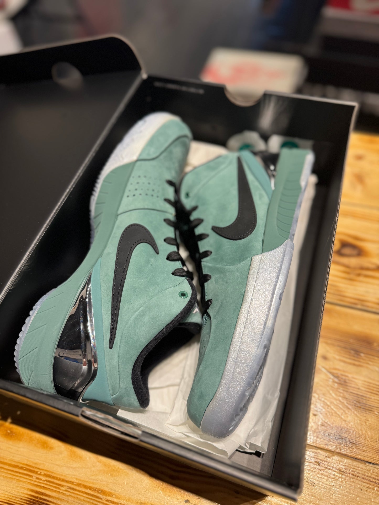 Kobe 4 “Girl Dad”/size 11