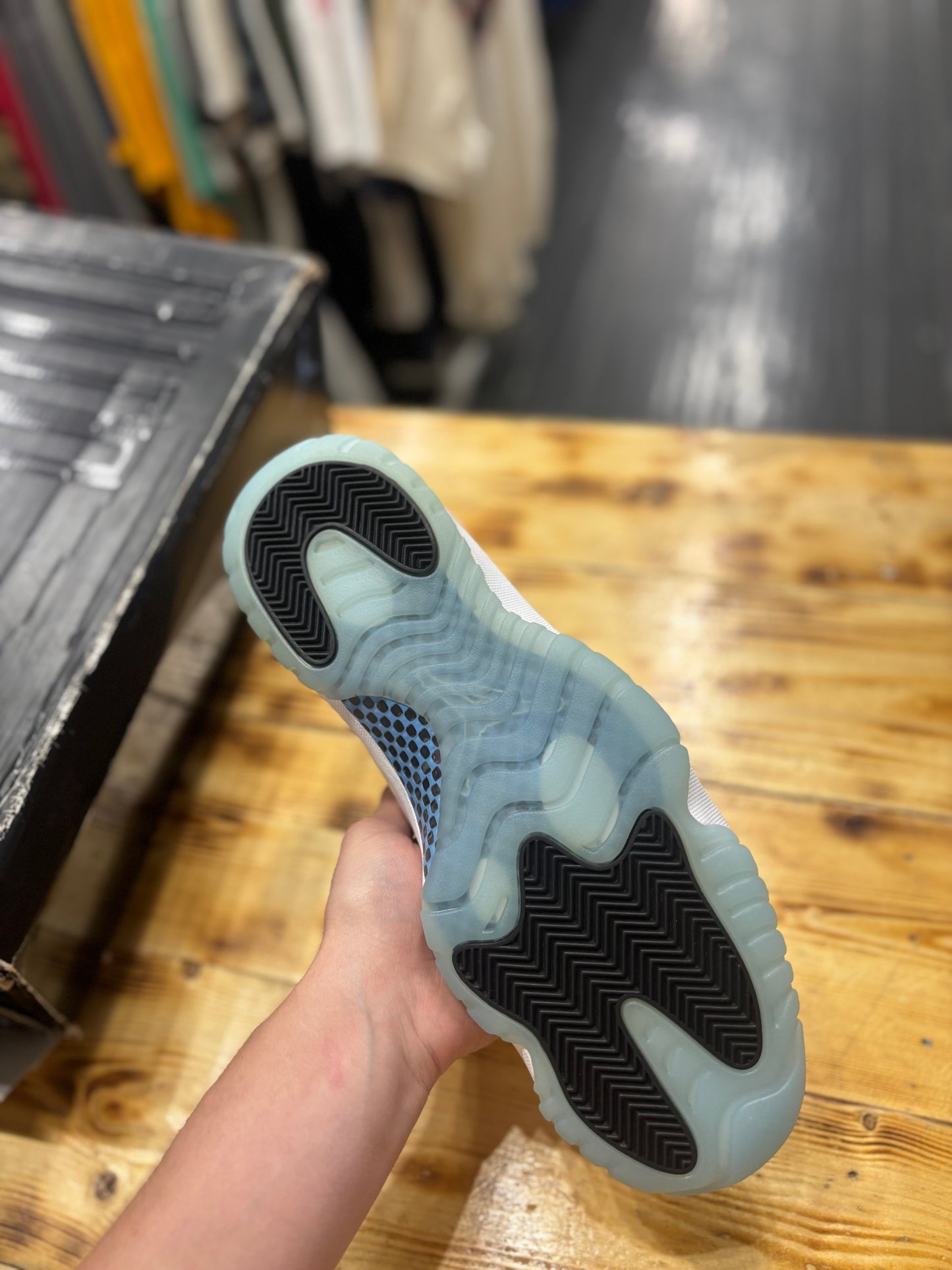 Jordan 11 “legend blue”/size 13