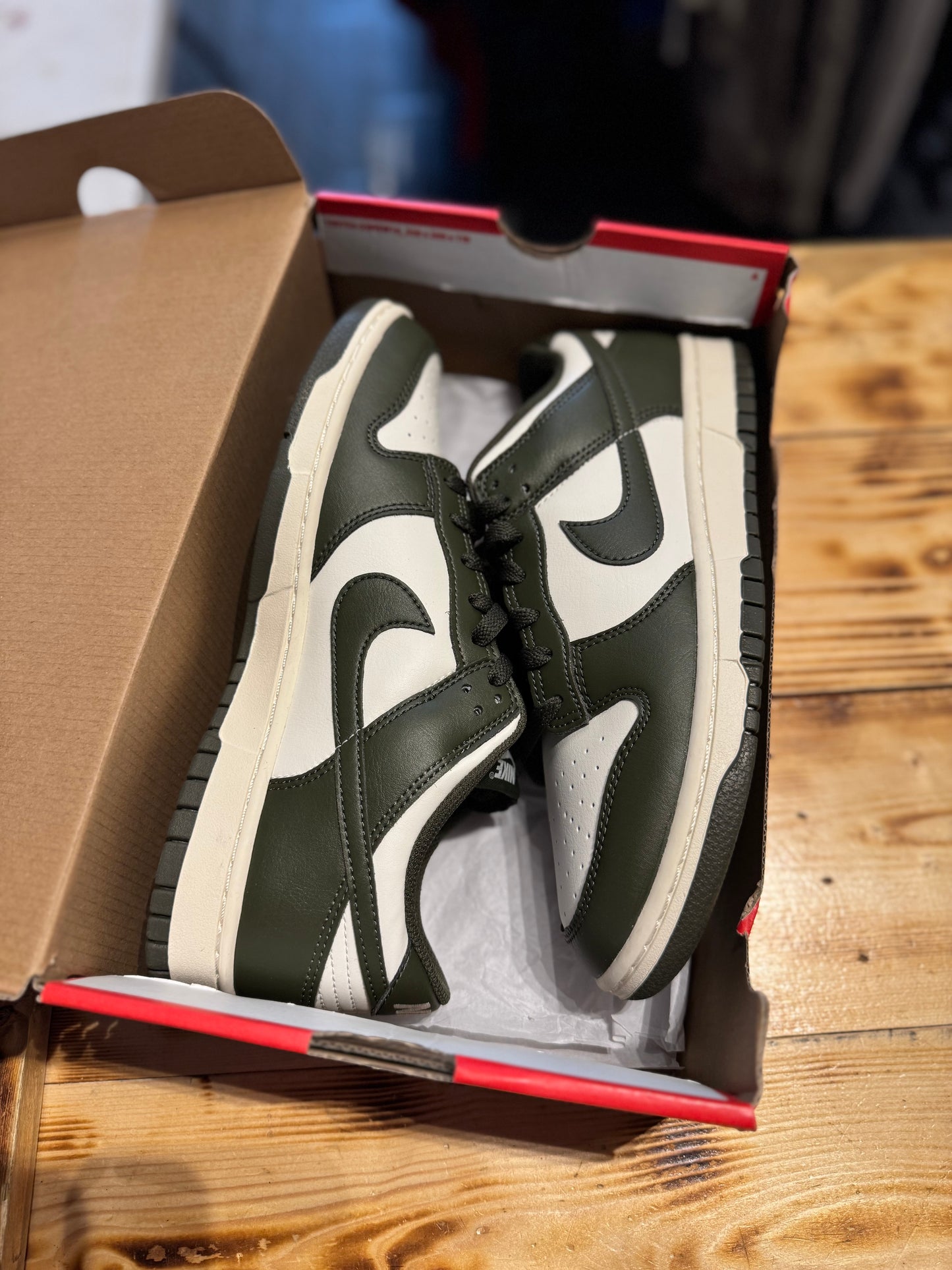 Nike dunk “pale ivory cargo khaki”/size 9