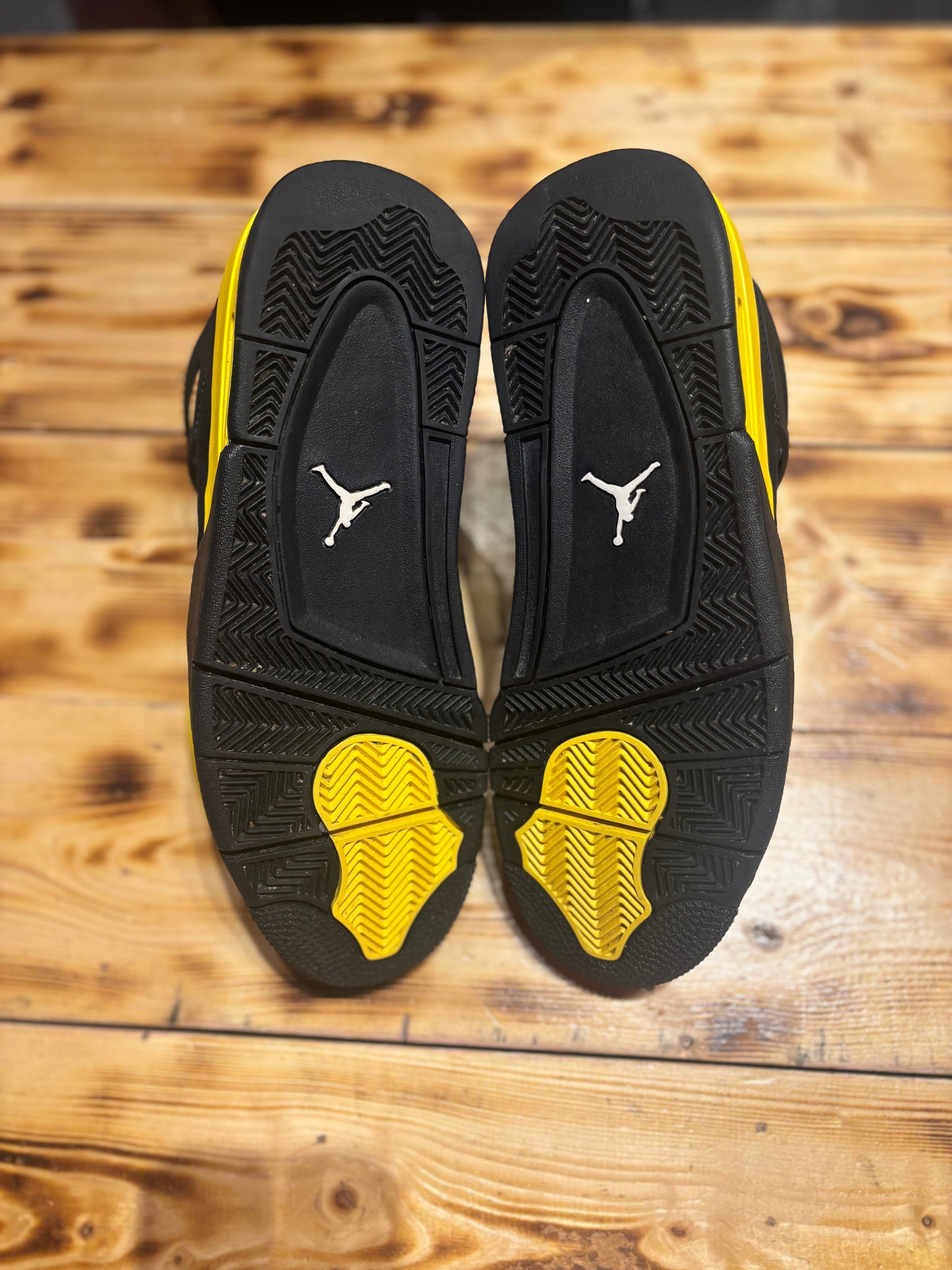 Jordan 4 thunder/size 10