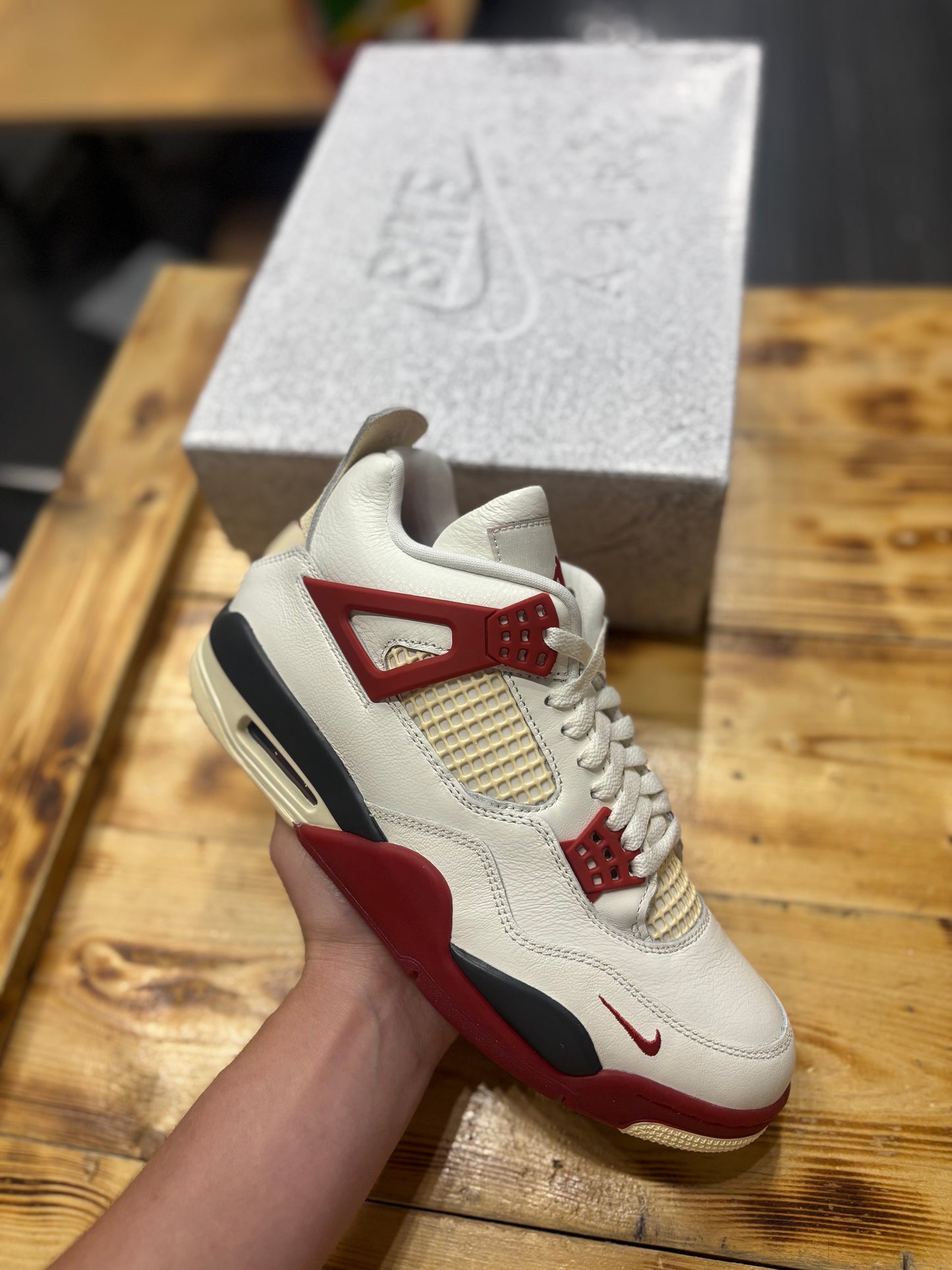 Jordan 4 “brick after brick”/size 9