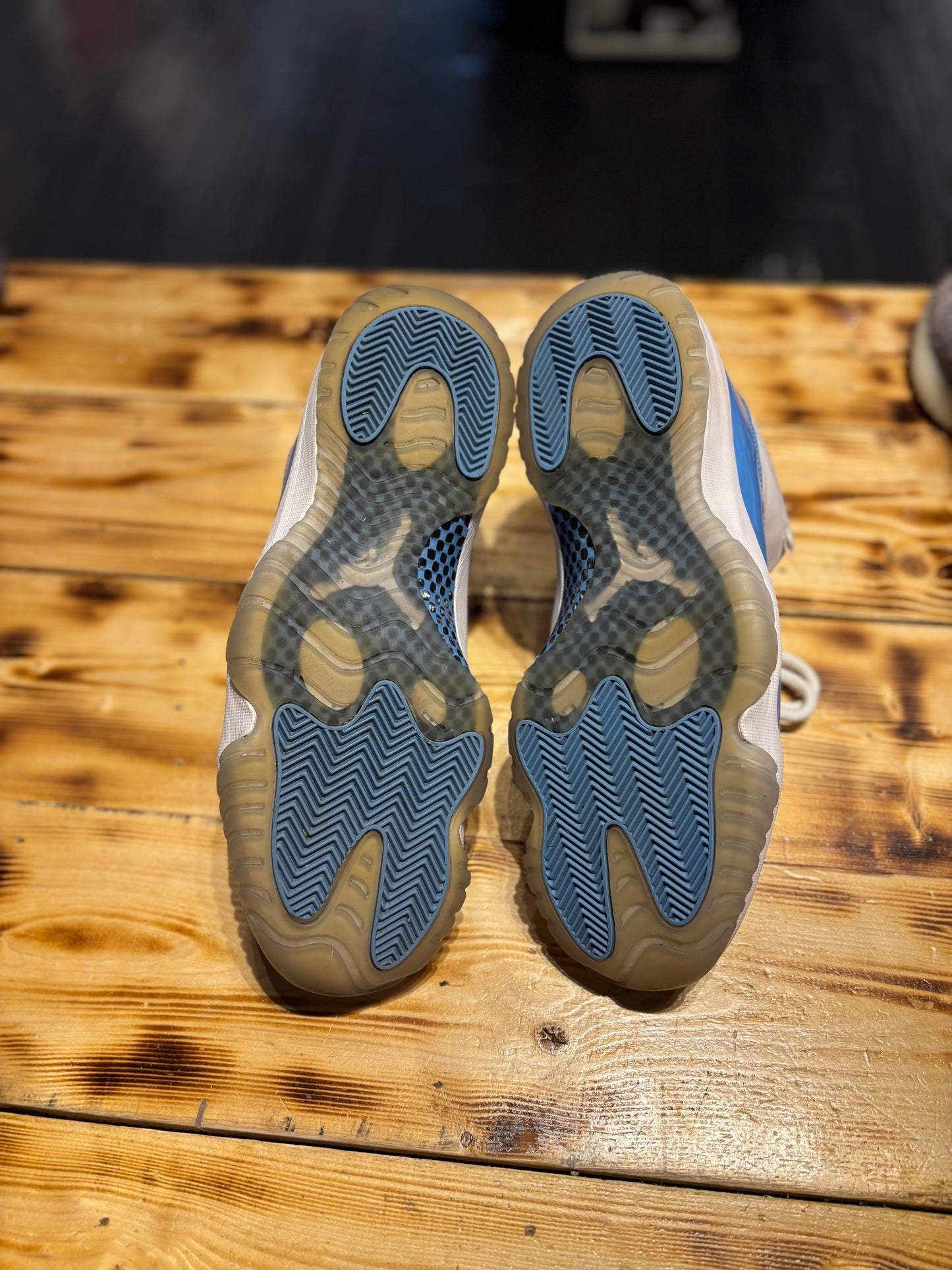 Jordan 11 low unc