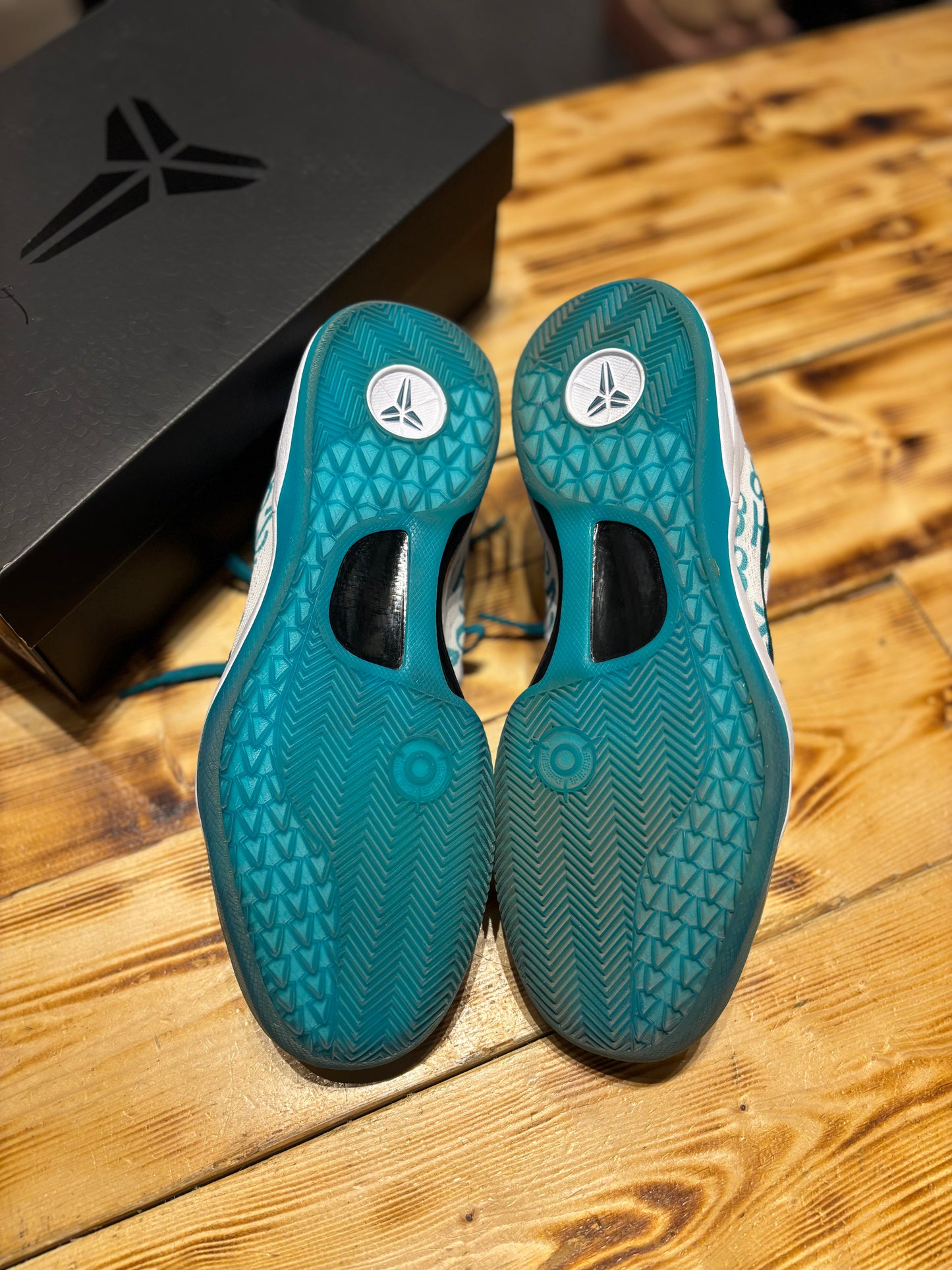 Kobe 8 protro “radiant emerald”