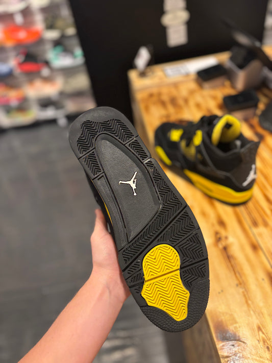 Jordan 4 thunder