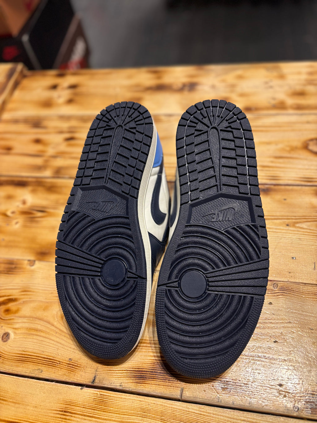 Jordan 1 low “obsidian”