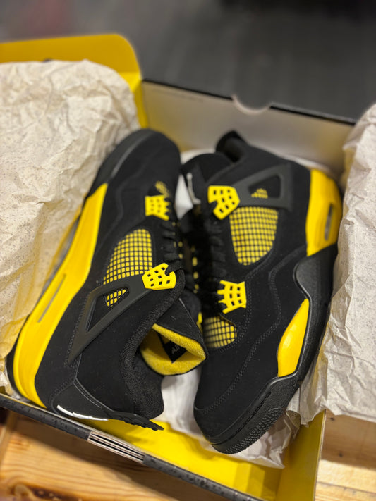 Jordan 4 “Thunder”/size 12
