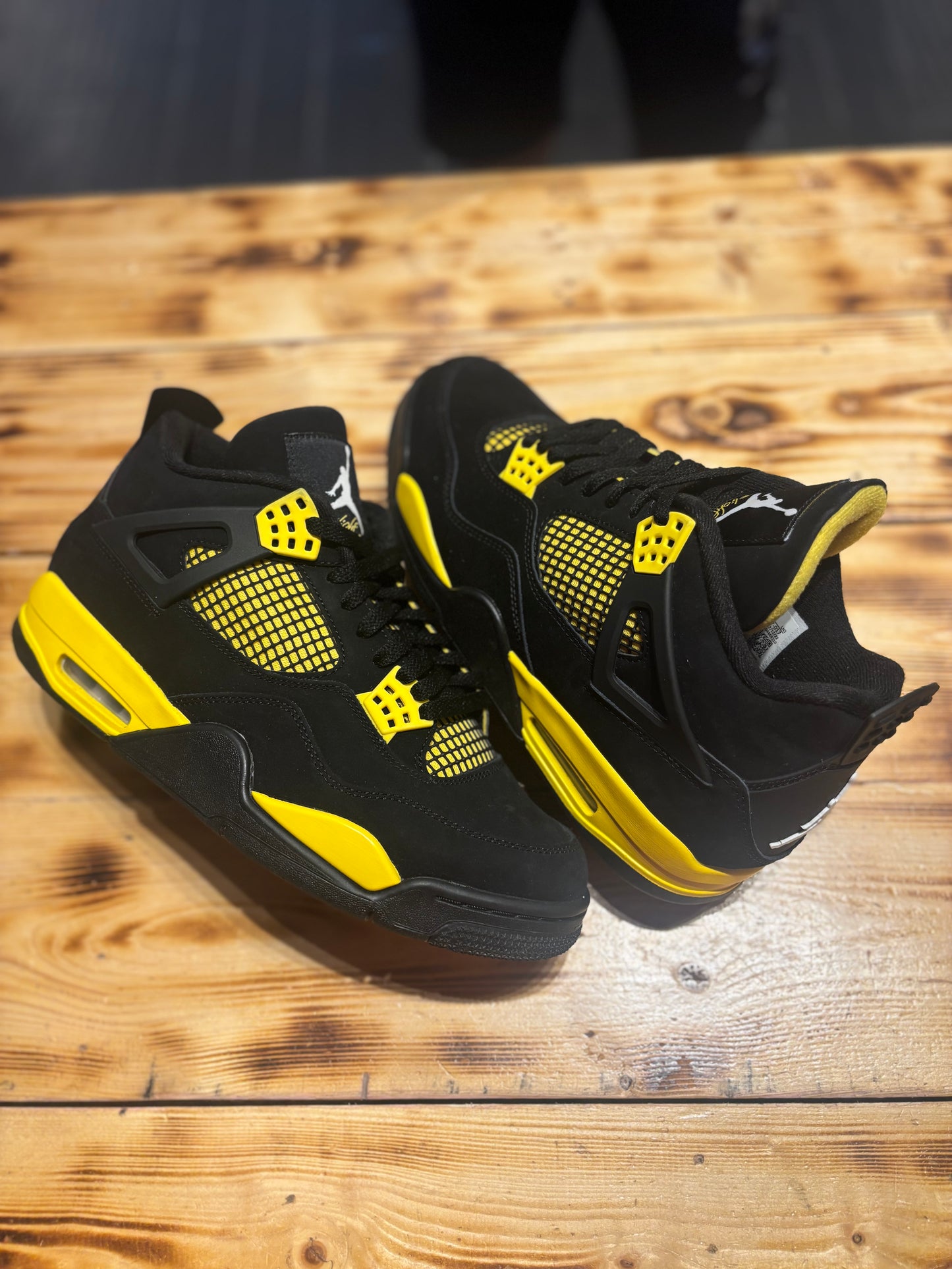 Jordan 4 thunder/size 10