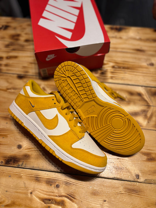 Nike dunk low yellow-8.5(10w)