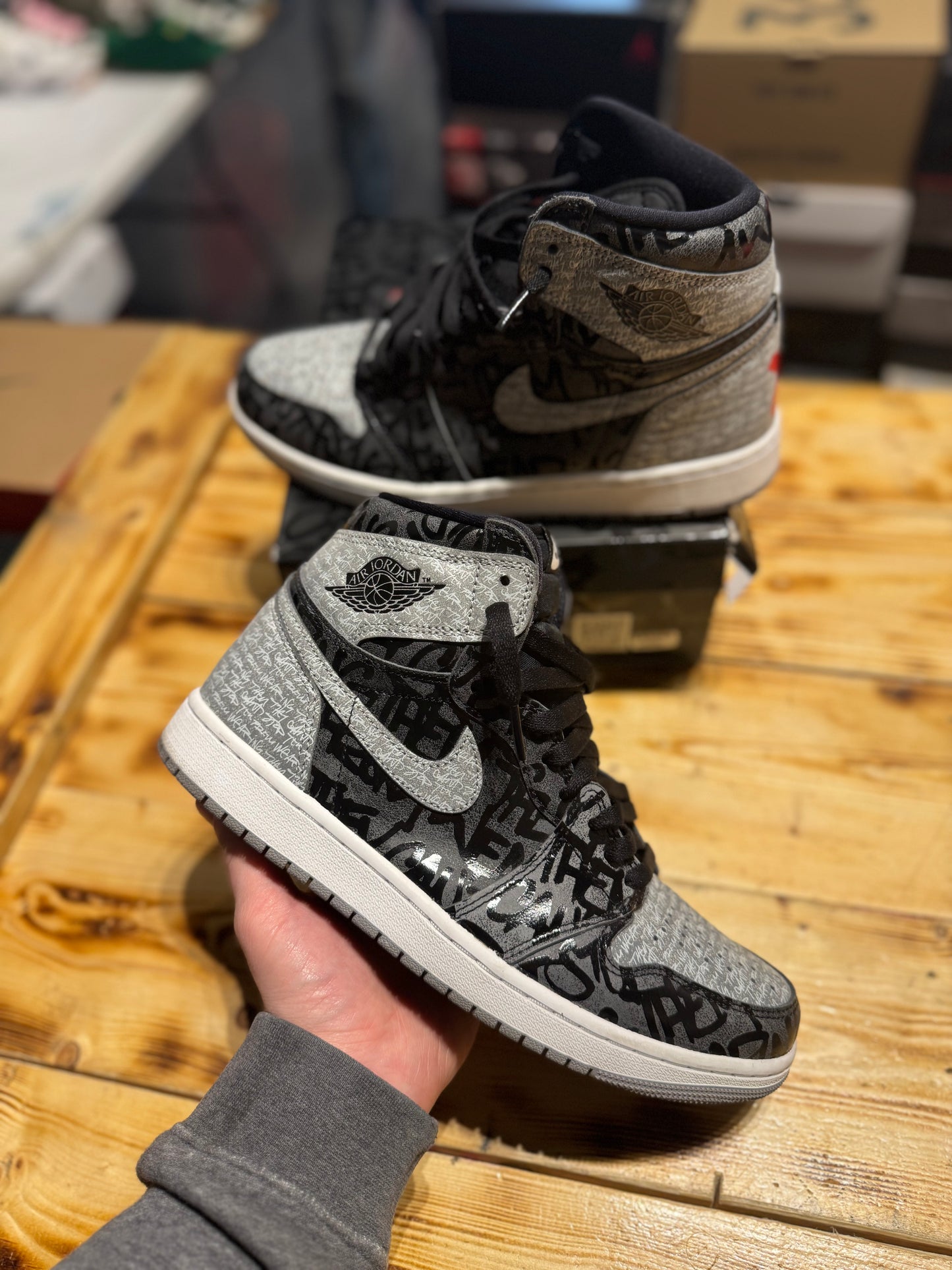 Jordan 1 “rebellionare”/size 9.5