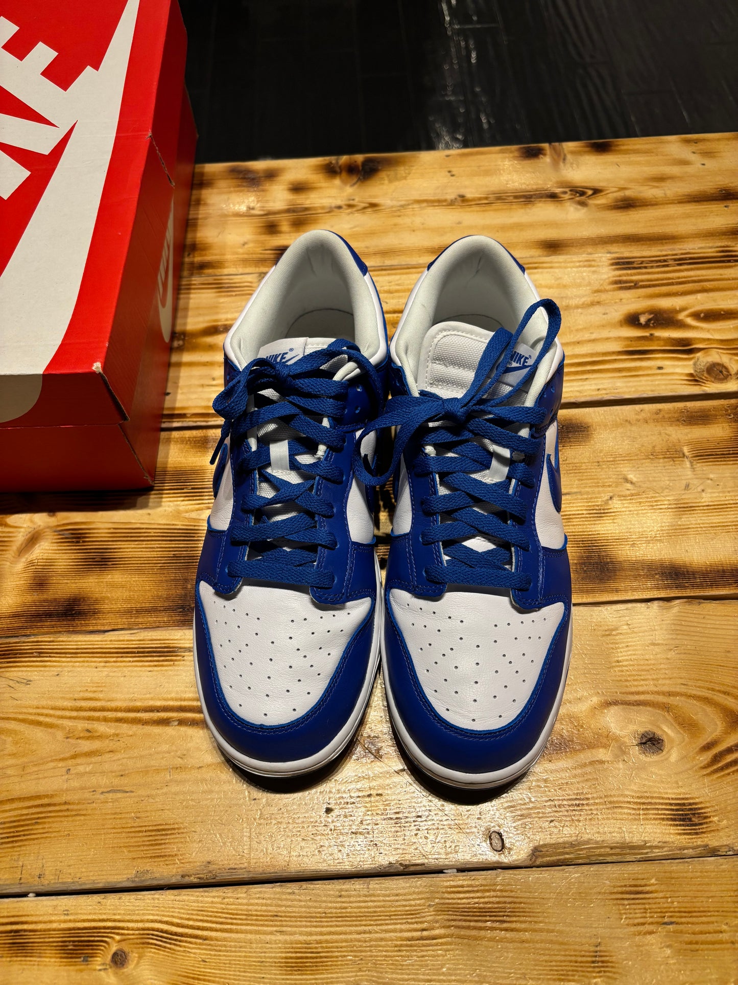Nike dunk low Kentucky /size 11.5