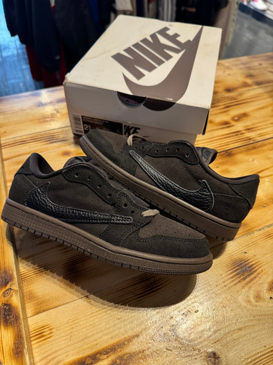 Jordan 1 low Travis Scott “velvet brown”/size 2.5y