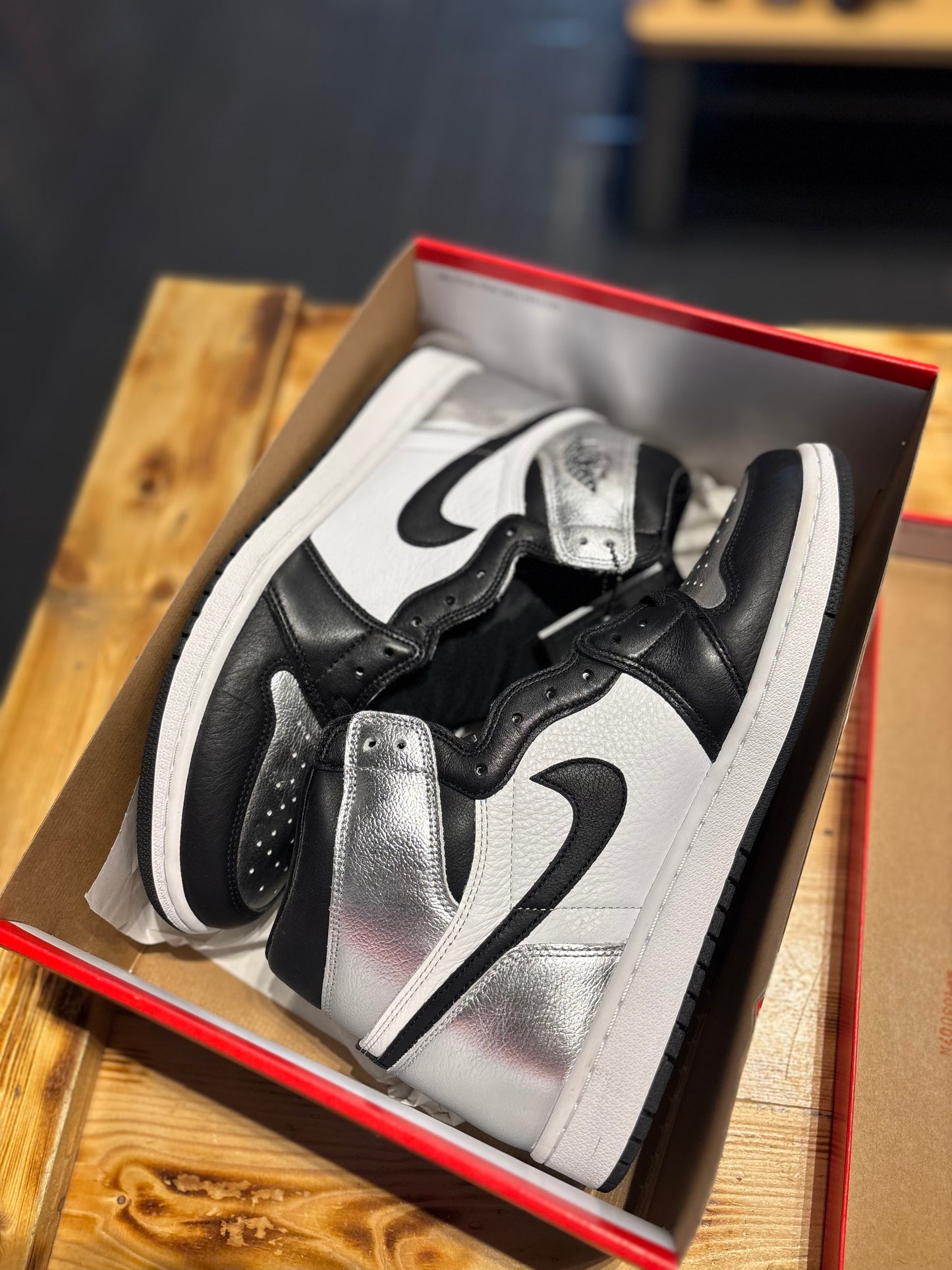 Jordan 1 “silver toe”/size 10.5(12w)