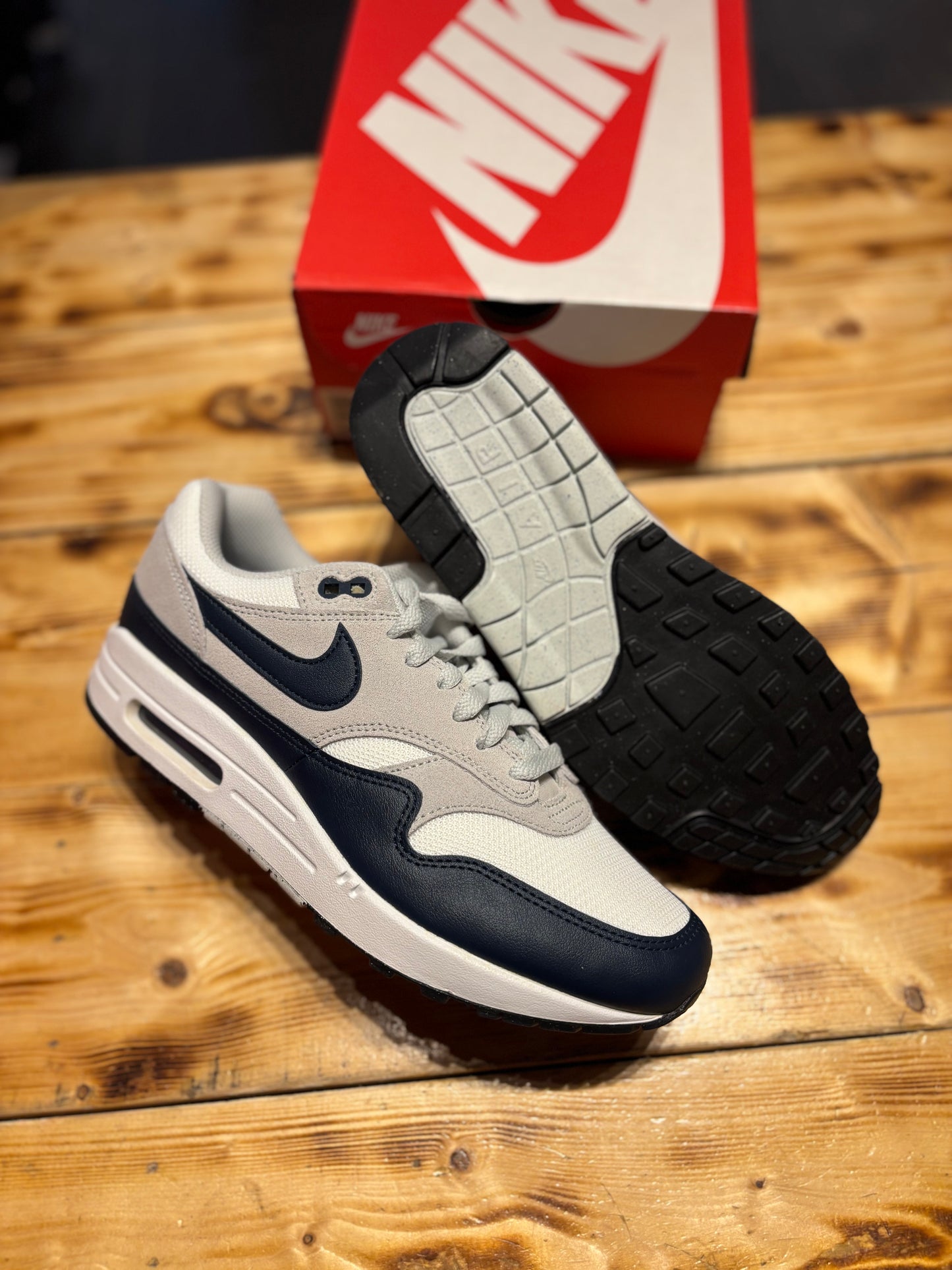 Airmax 1 navy/size 8.5