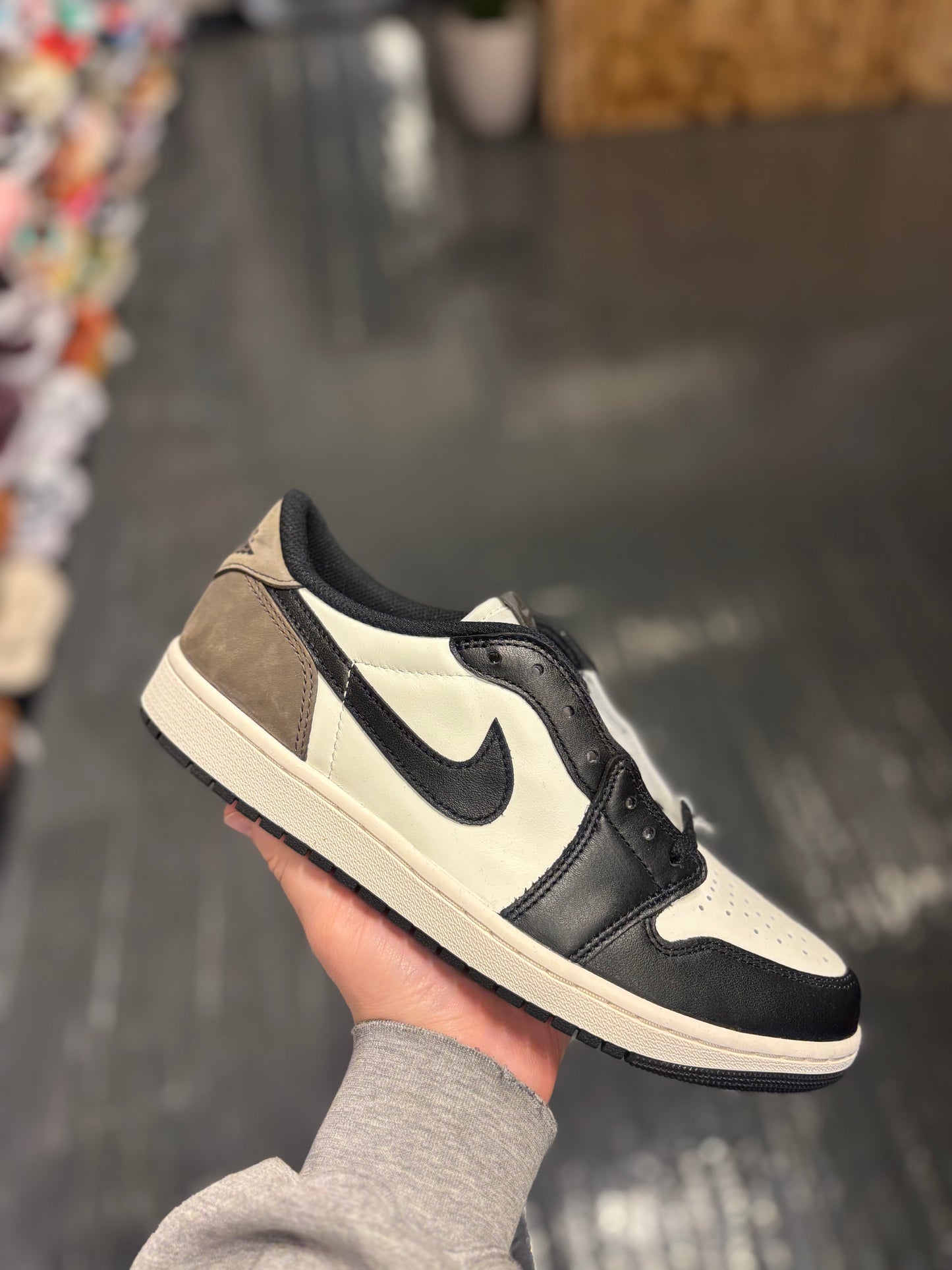 Jordan 1 “mocha”