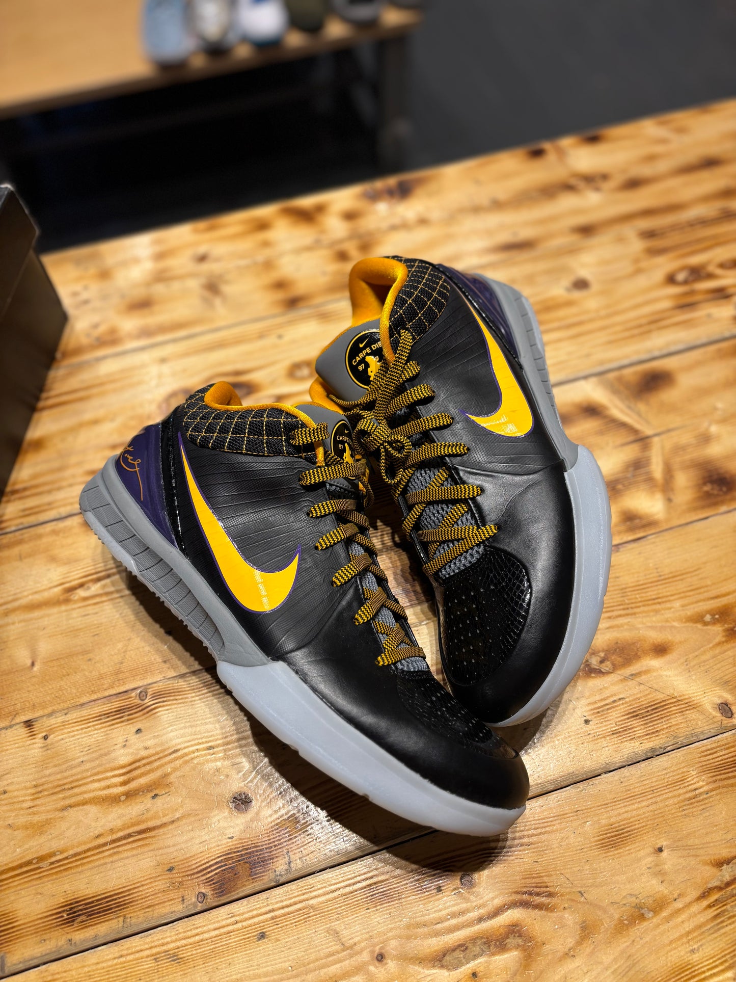Kobe 4 “carpe diem”/size 14