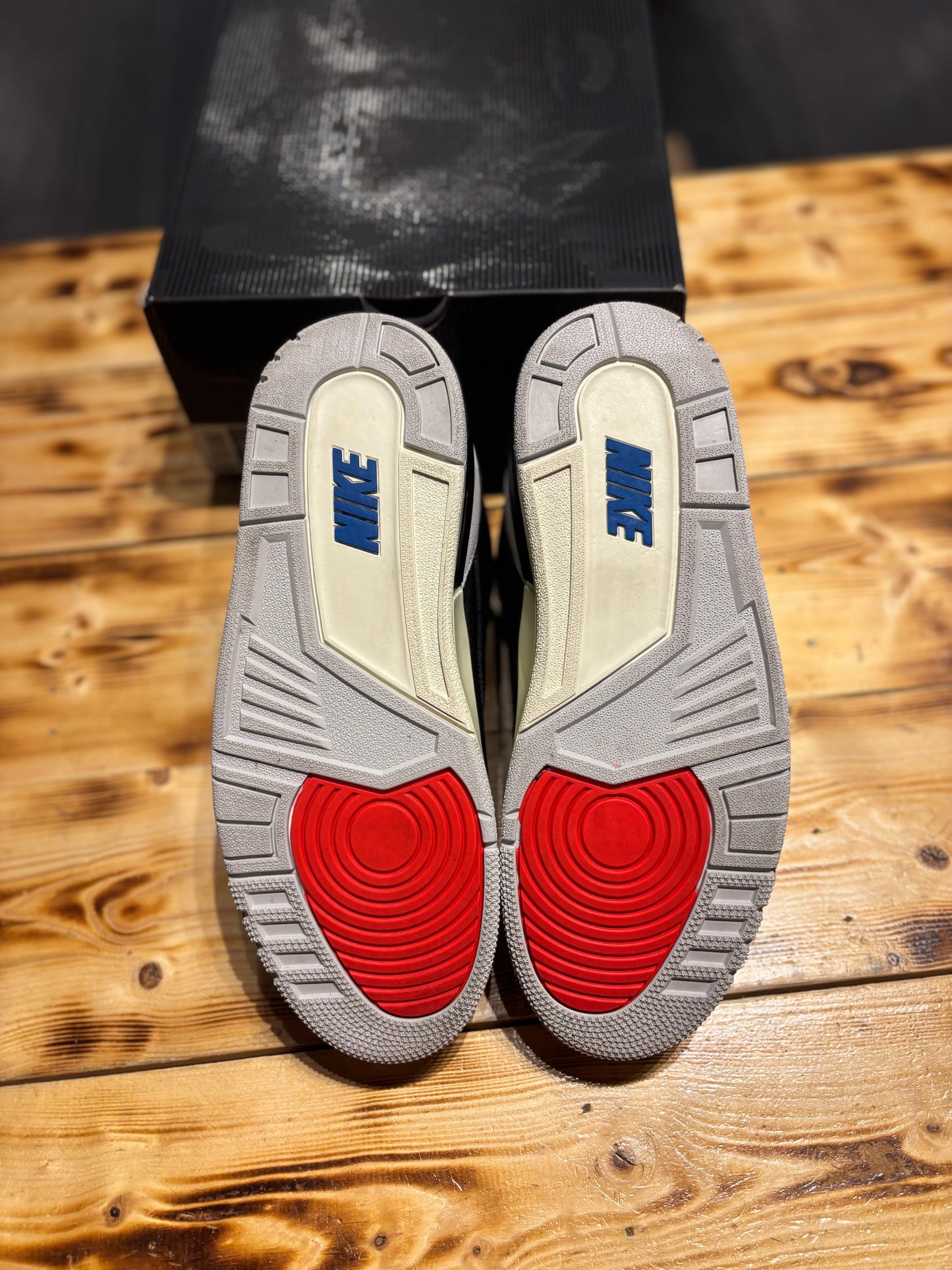 Jordan 3 “rare air” size 10.5