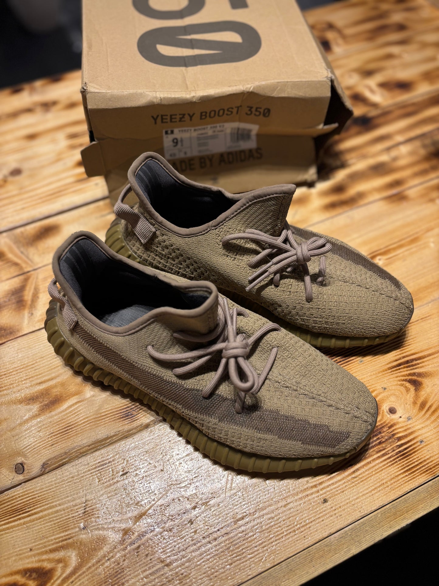 Yeezy 350 “earth” /size 9.5