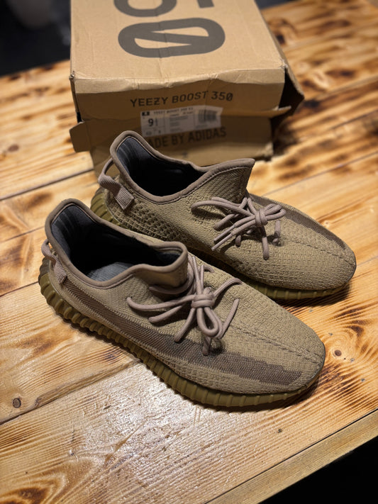 Yeezy 350 “earth” /size 9.5