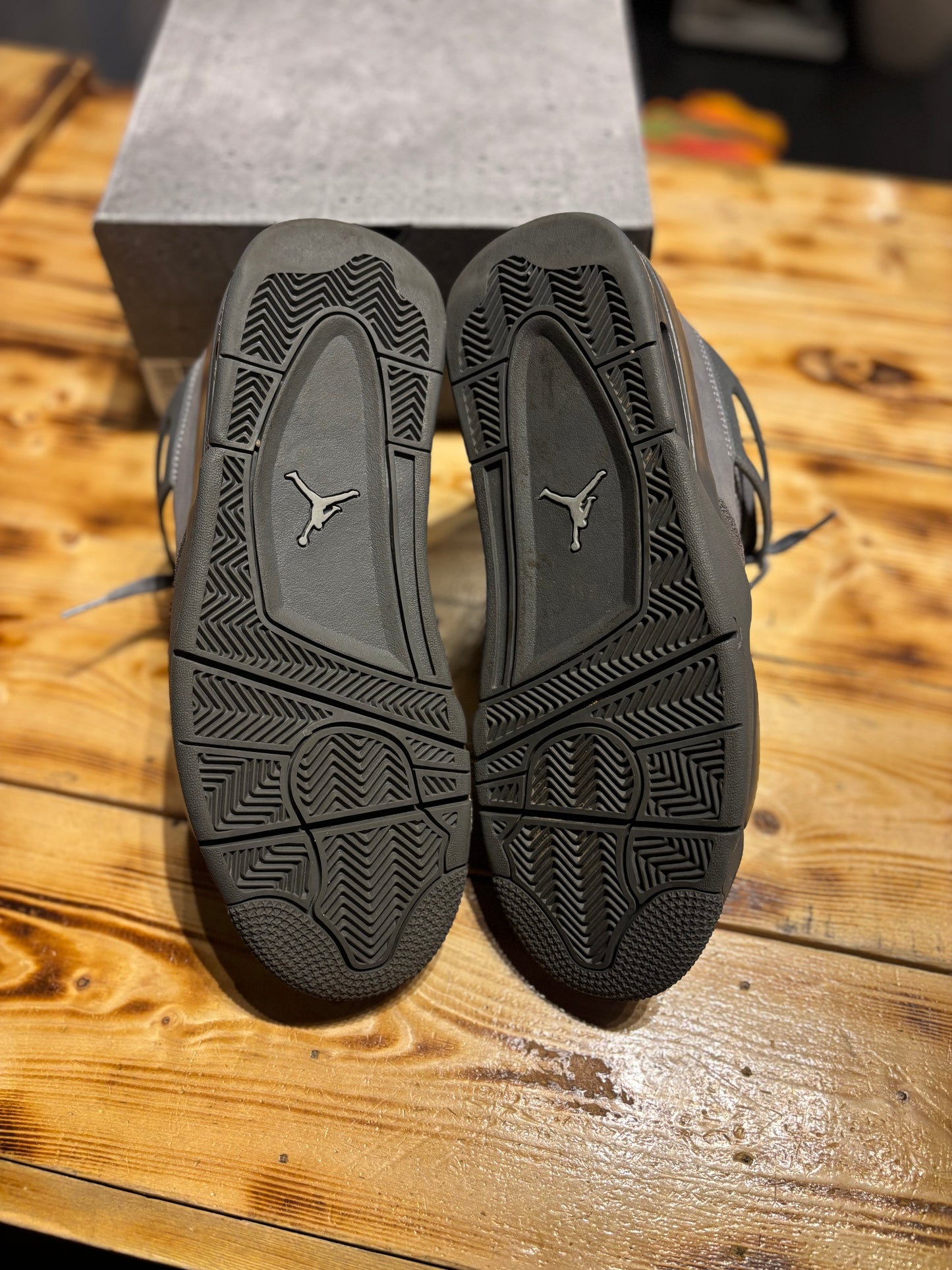 Jordan 4 “wet cement” size 10