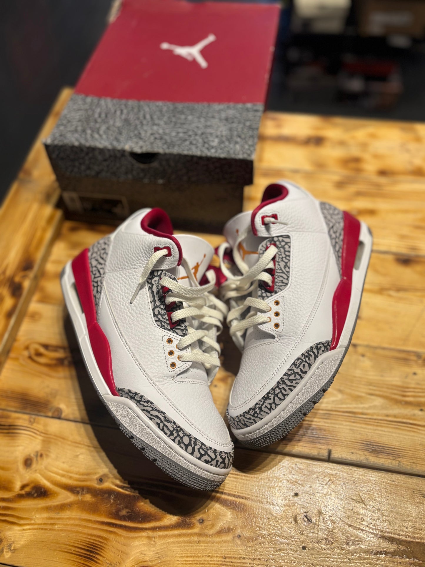 Jordan 3 “Cardinal”/size 10.5
