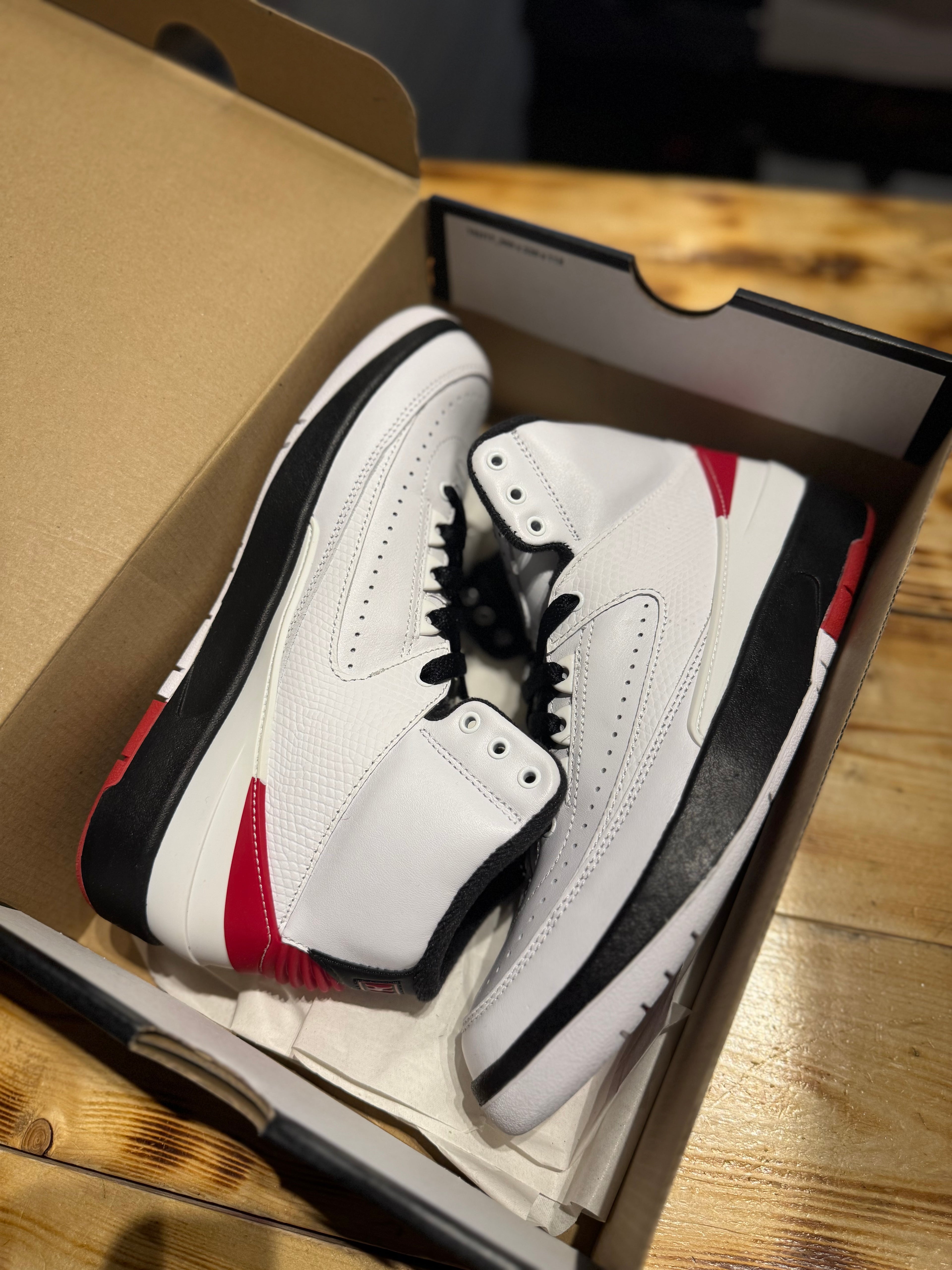 Jordan 2 “Chicago”/size 6y