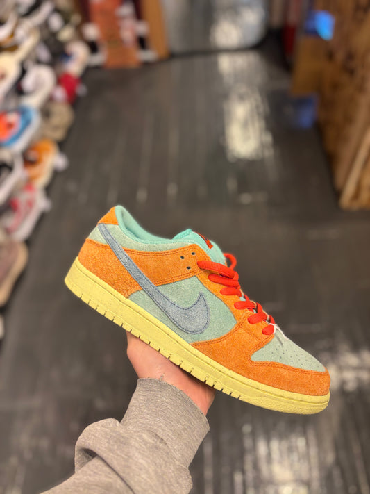 Nike sb dunk low “orange emerald rise”