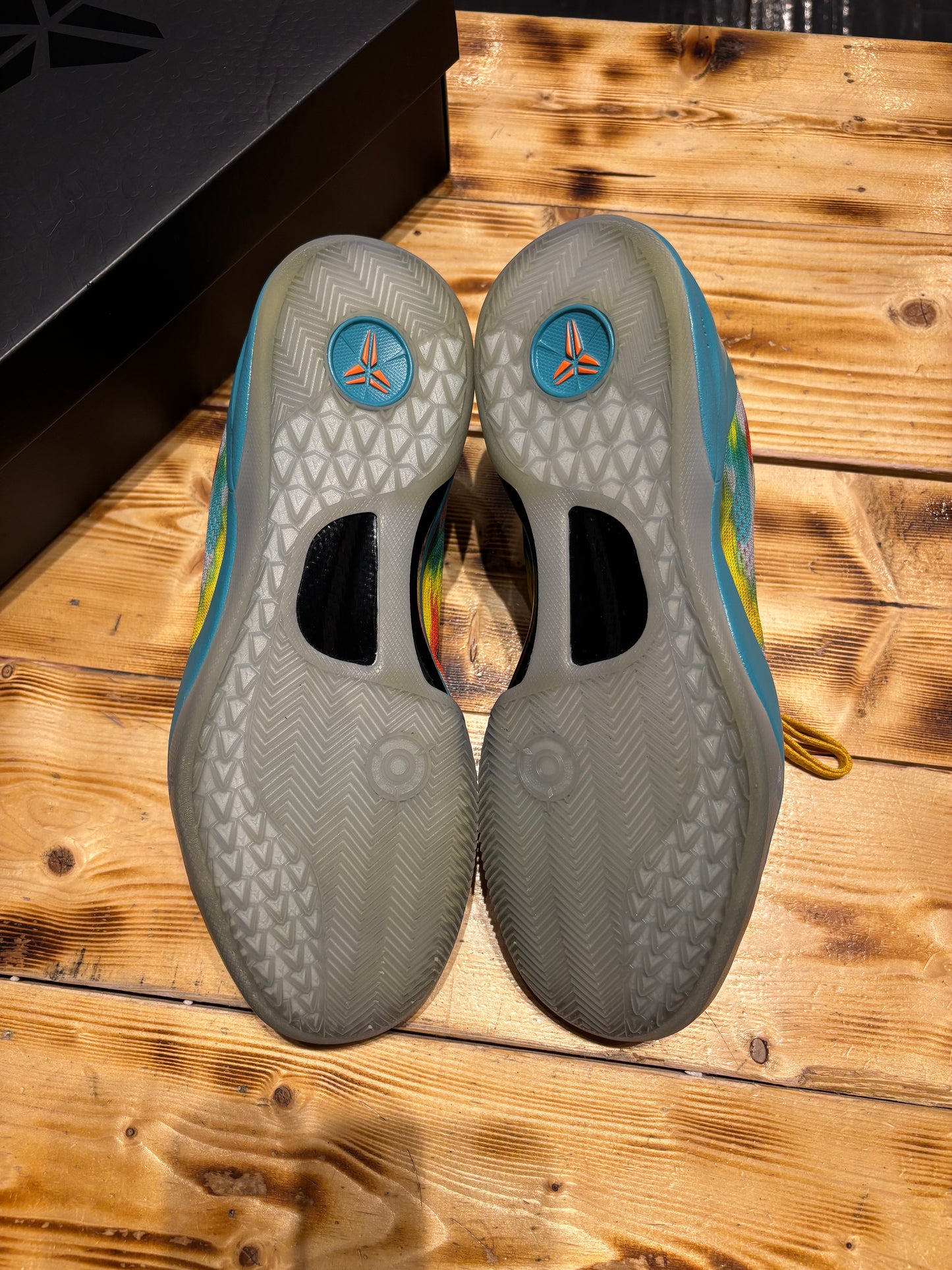 Kobe 8 Venice beach/size 11.5