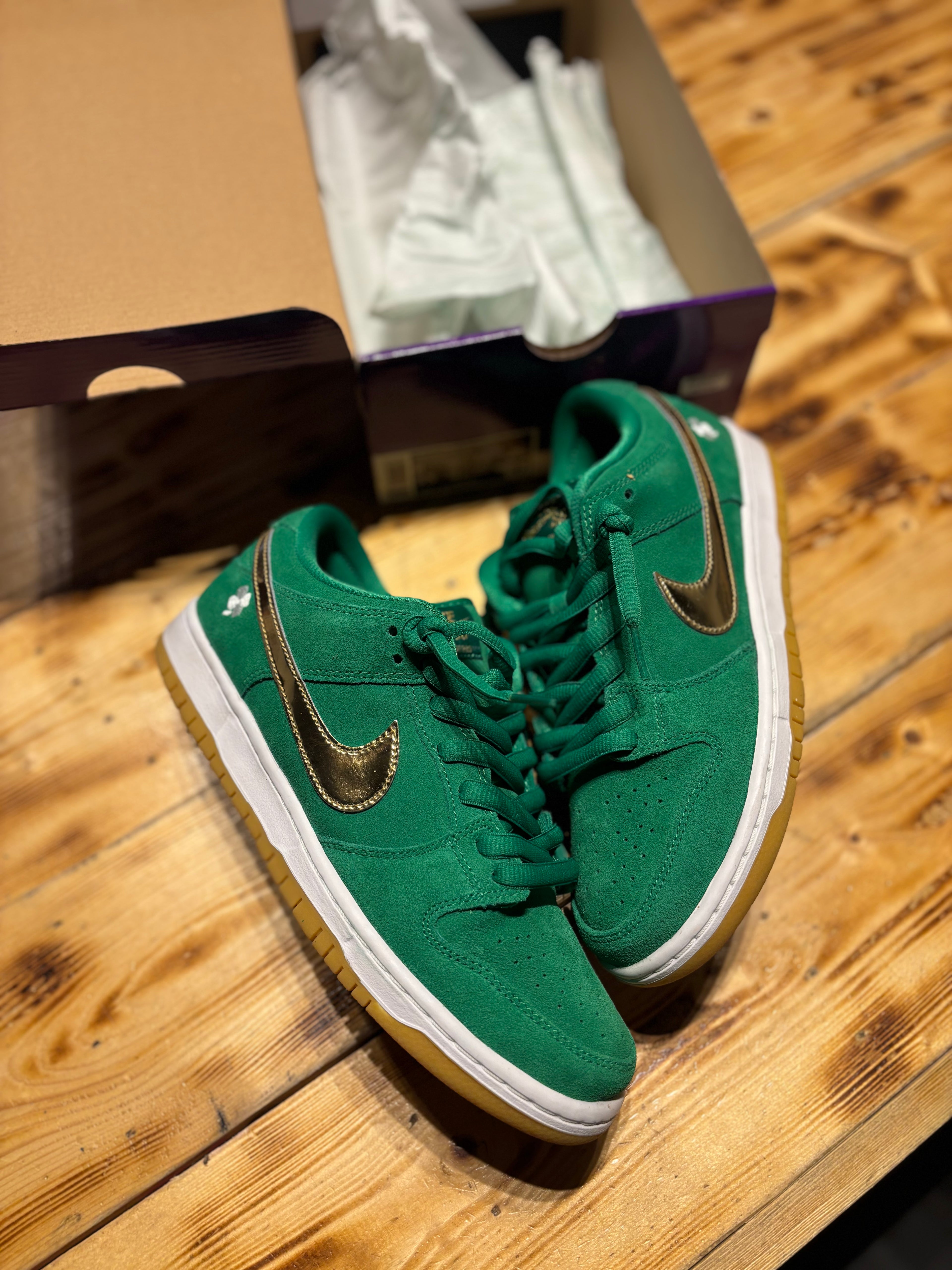 Nike sb dunk low “St. Patrick’s Day”/Size 8