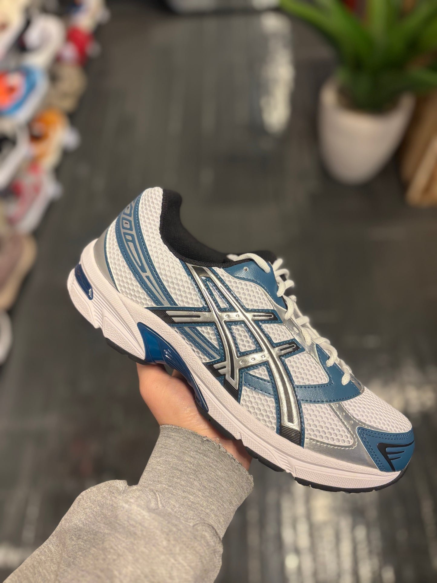 ASIC 1130 “white restful teal”